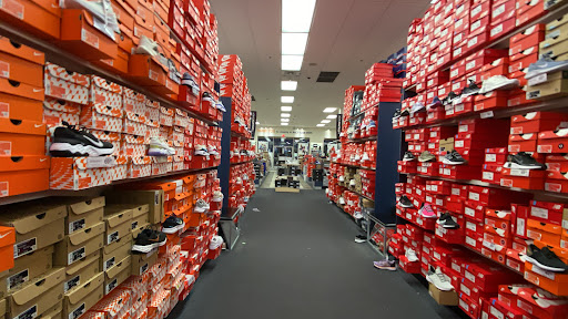 Shoe Store «Rack Room Shoes», reviews and photos, 18700 Limestone Commercial Dr, Pflugerville, TX 78660, USA