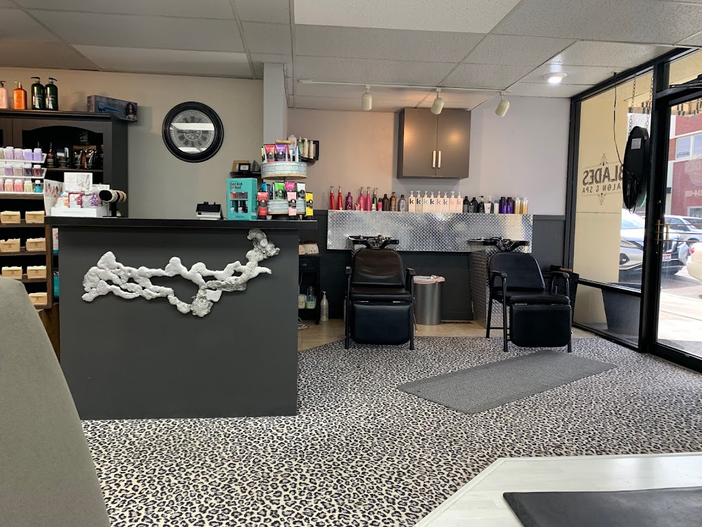 Blades Salon And Spa 83204