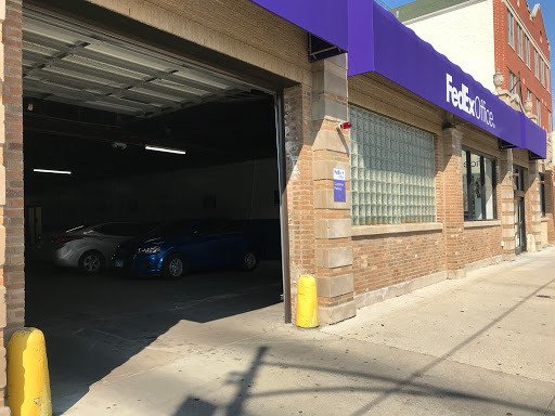 Print Shop «FedEx Office Print & Ship Center», reviews and photos, 3524 N Southport Ave, Chicago, IL 60657, USA