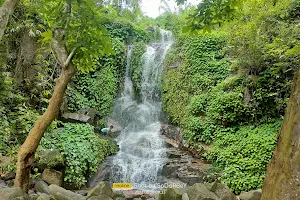 Samelangso waterfall image