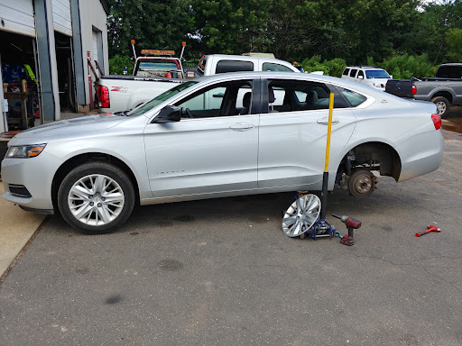 Auto Repair Shop «Route 83 Auto Center Inc», reviews and photos, 133 West Rd, Ellington, CT 06029, USA