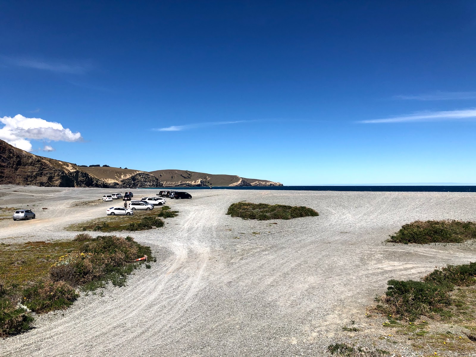 Φωτογραφία του Birdlings Flat Beach - δημοφιλές μέρος μεταξύ λάτρεις της χαλάρωσης