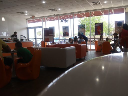 Frozen Yogurt Shop «Orange Leaf Frozen Yogurt», reviews and photos, 4866 1st Ave NE, Cedar Rapids, IA 52402, USA