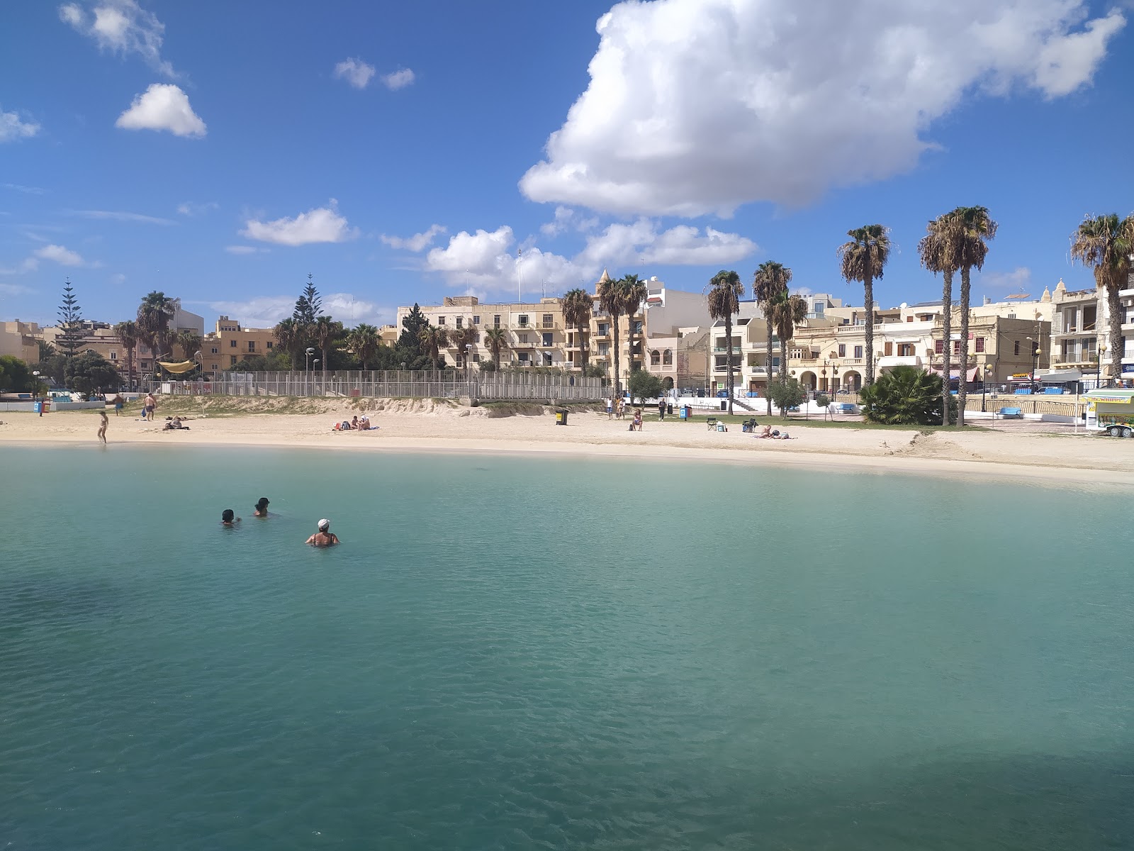 Pretty Bay beach photo #7
