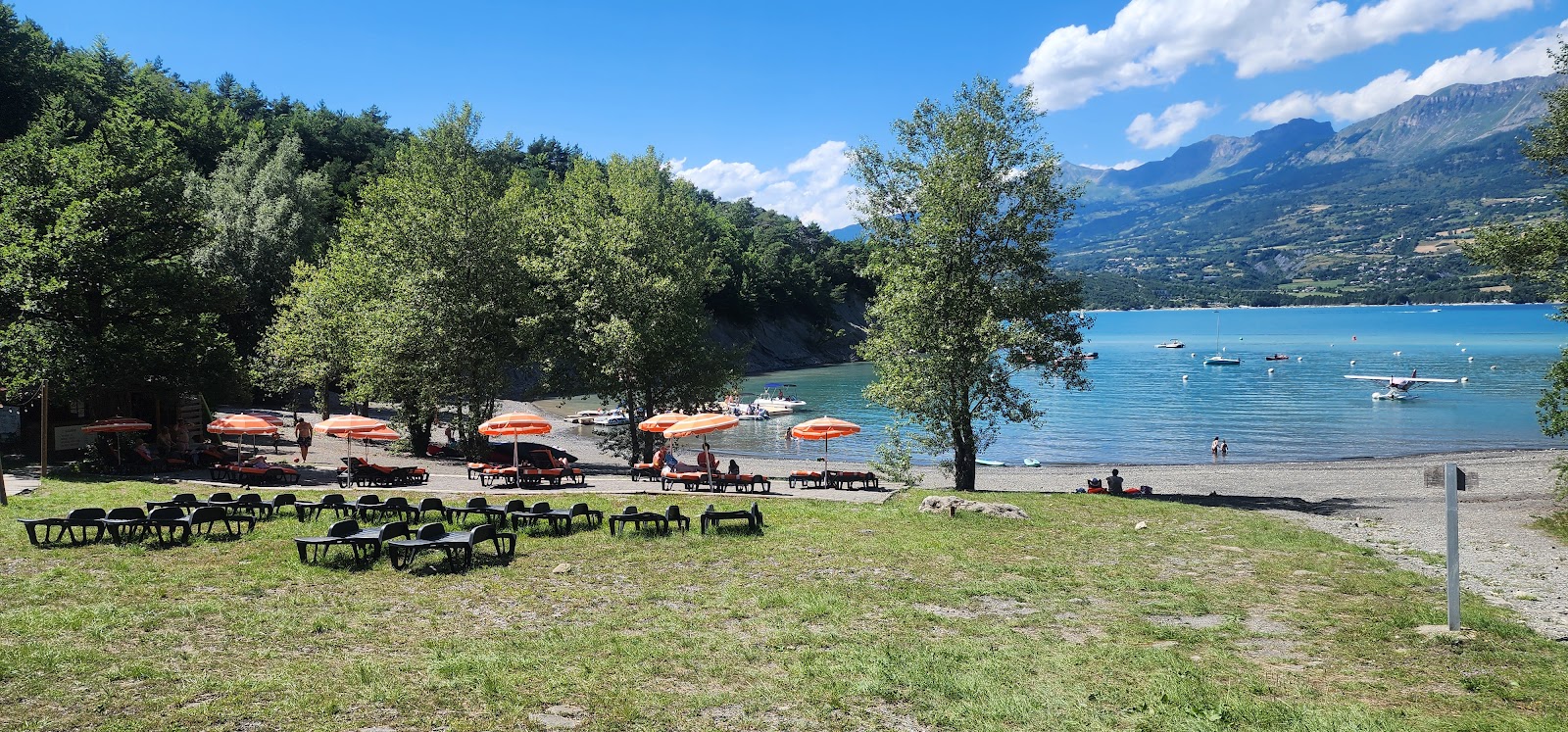 Foto von Plage Baie du Foreston teilweise hotelbereich