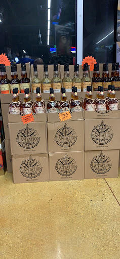 Liquor Store «Esplanade Wine & Spirits», reviews and photos, 2948 W Euclid Ave, Arlington Heights, IL 60005, USA