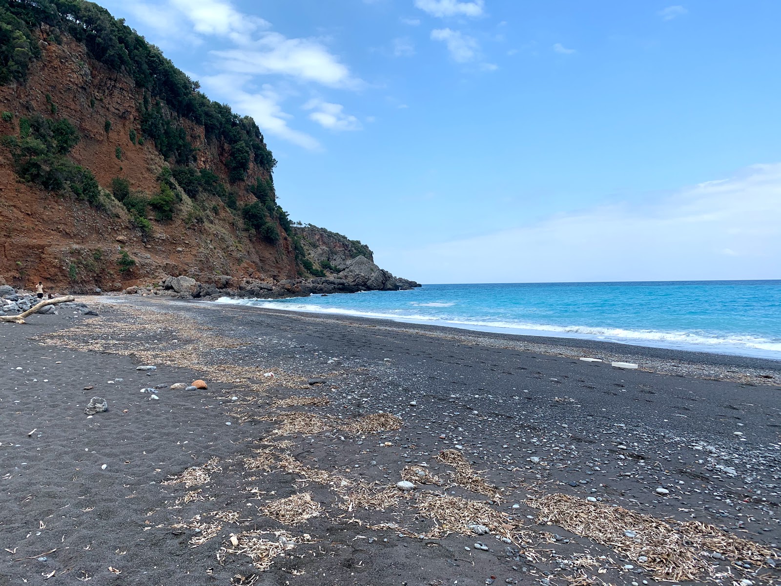 Foto von Vouvali Strand und seine wunderschöne Landschaft