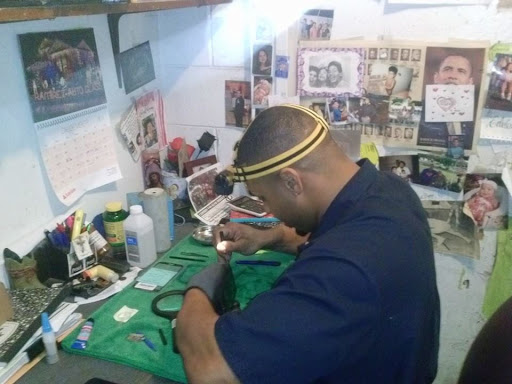 Cell Phone Store «Quick Fix», reviews and photos, 2812 Commercial Ave, San Antonio, TX 78221, USA