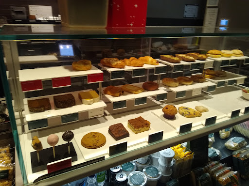 Coffee Shop «Starbucks», reviews and photos, 2113 State Hill Rd, Wyomissing, PA 19610, USA