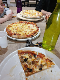 Pizza du Restaurant halal La Bûche à Lyon - n°9