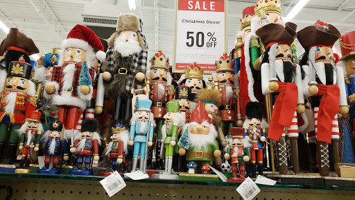 Shopping Mall «Deerbrook Shopping Center», reviews and photos, 110 S Waukegan Rd, Deerfield, IL 60015, USA