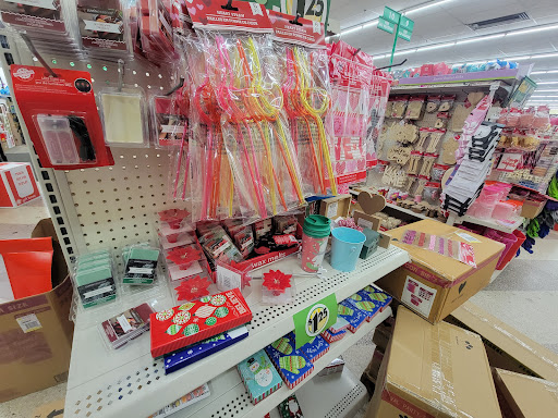 Dollar Store «Dollar Tree», reviews and photos, 1551 Missouri Ave N, Largo, FL 33770, USA