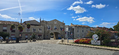 Hôtel le Clovis à Vouillé