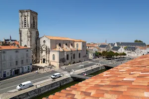 Hotel De La Tour De Nesle image