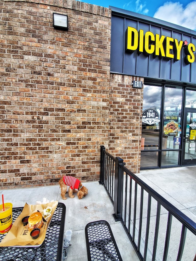 Dickey's Barbecue Pit 65401