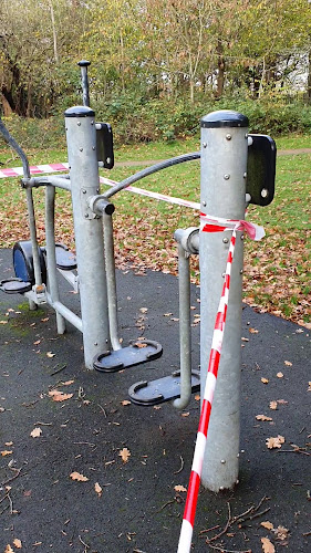 Comments and reviews of Oxhey Park Outdoor Gym