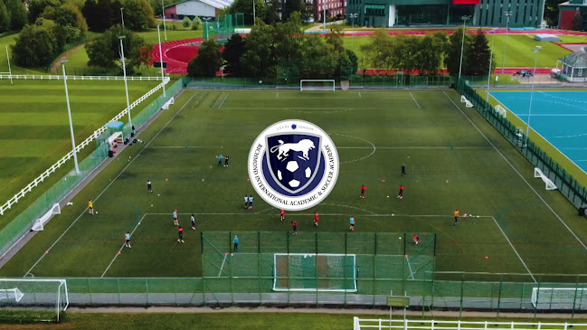 Reviews of Richmond International Academic & Soccer Academy (RIASA) in Leeds - University