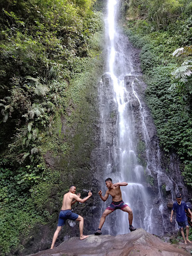 Air Terjun Sinar Tiga