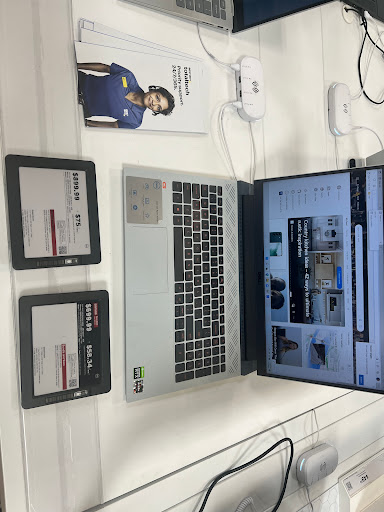 Electronics Store «Best Buy», reviews and photos, 2055 N Tomahawk Island Dr, Portland, OR 97217, USA