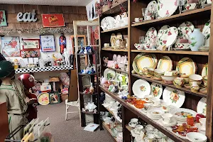 Four Corners Antique Mall image