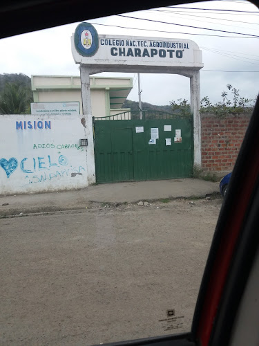 Opiniones de Colegio Tecnico Agroindustrial Charapoto en Charapoto - Escuela