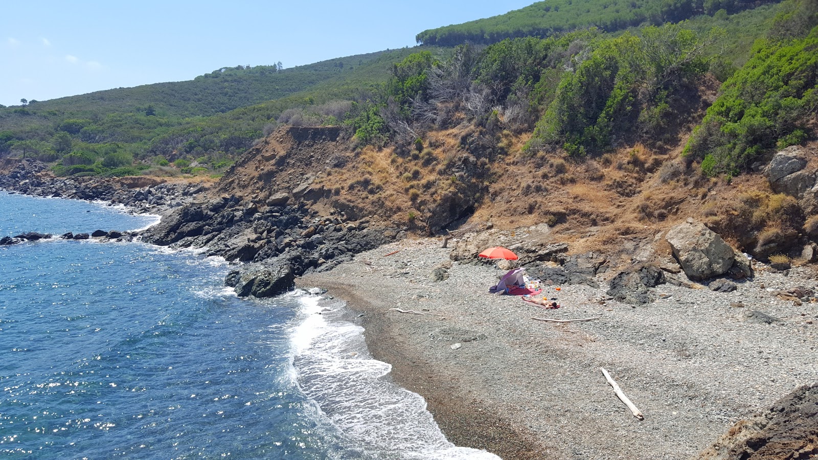 Fotografija Spiaggia dei Sassi Neri z ravna obala