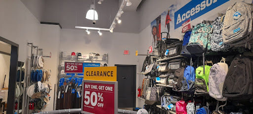 Sportswear Store «Columbia Sportswear Outlet Store», reviews and photos, 447 Great Mall Dr, Milpitas, CA 95035, USA