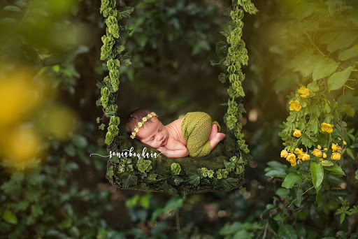 Sonia Boukaia Photography (Newborn & Family Photographer)