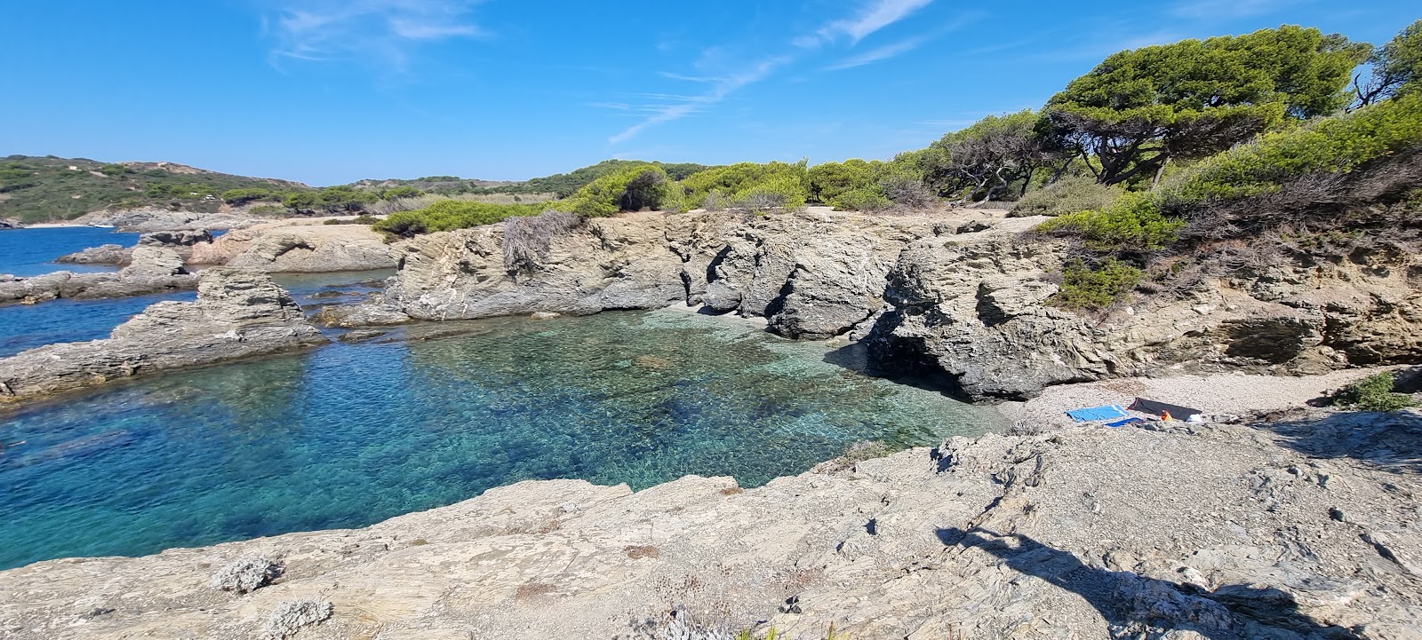 Fotografie cu Plage du Gaou zonele de facilități
