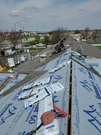 Roofing Contractor «Safeguard Construction Company, Inc.», reviews and photos, 2819 Village Green Dr, Aurora, IL 60504, USA