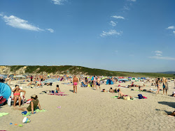 Photo de Plage de Penarronda entouré de montagnes