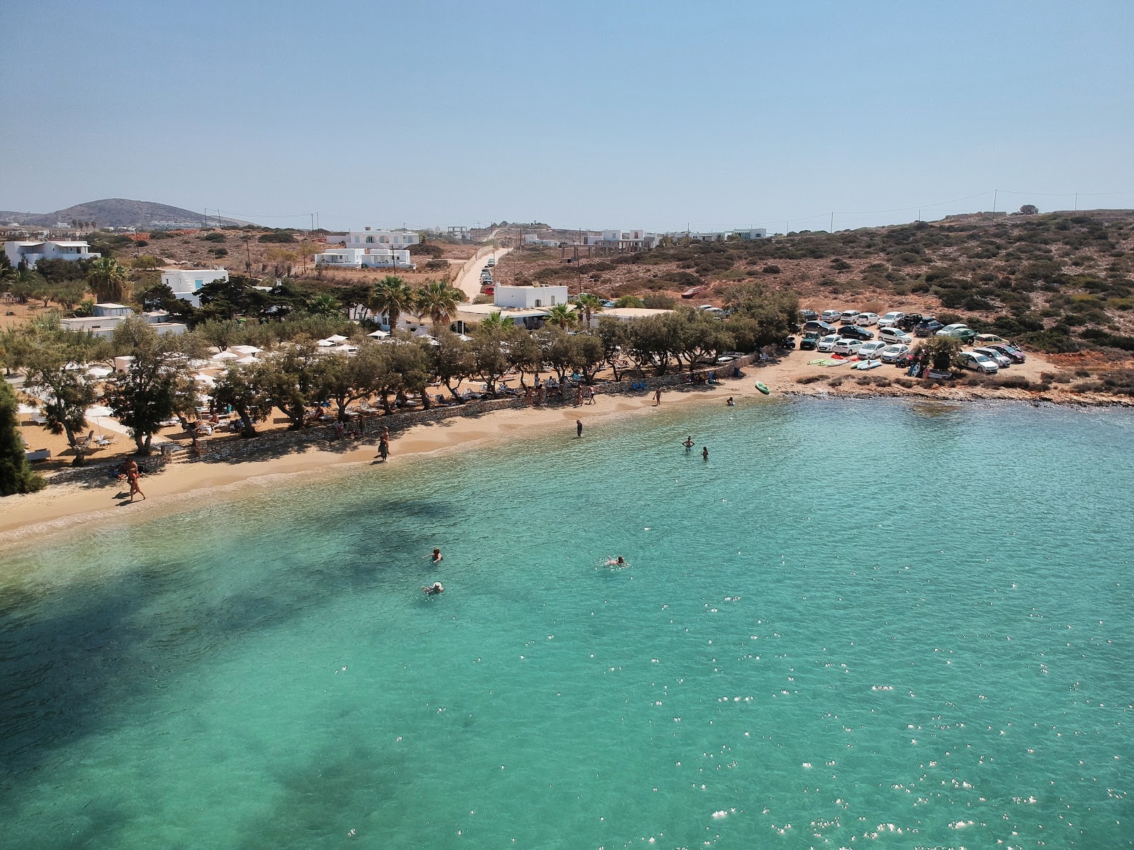 Photo de Plage d'Agia Irini avec petite baie