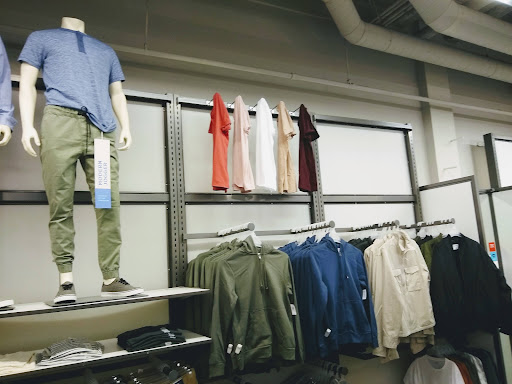 Clothing Store «Old Navy», reviews and photos, 7 Backus Ave, Danbury, CT 06810, USA