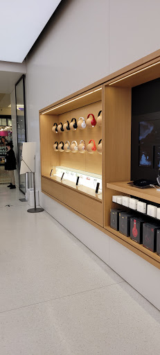 Computer Store «Apple Orland Square Mall», reviews and photos, 428 Orland Square Dr, Orland Park, IL 60462, USA