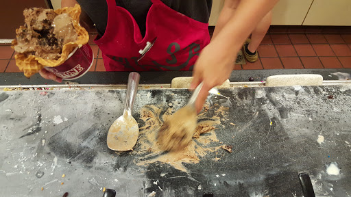 Ice Cream Shop «Cold Stone Creamery», reviews and photos, 5120 95th St, Oak Lawn, IL 60453, USA