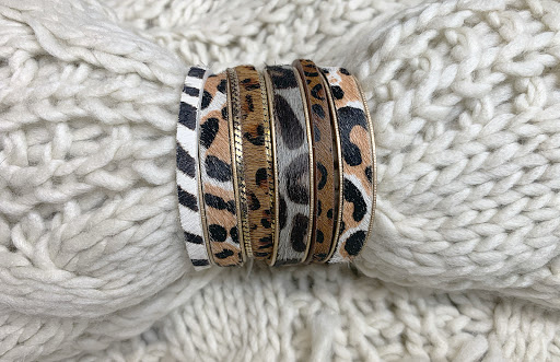 Jewelry Store «Knock Knock Boutique», reviews and photos, 110 W Chocolate Ave, Hershey, PA 17033, USA