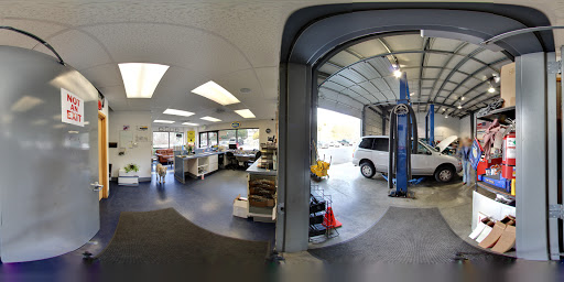 Auto Repair Shop «Federal Way Automotive & Radiator», reviews and photos, 8116 Pacific Hwy E, Tacoma, WA 98422, USA