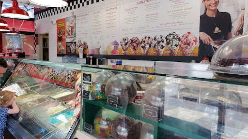 Ice Cream Shop «Cold Stone Creamery», reviews and photos, 1 Levee Way #2104, Newport, KY 41071, USA