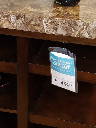 Furniture Store «Raymour & Flanigan Furniture and Mattress Outlet», reviews and photos, 9960 Roosevelt Blvd, Philadelphia, PA 19115, USA