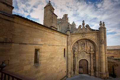 Palacio de Pujadas by MIJ - C. Navarro Villoslada, 30, 31230 Viana, Navarra, Spain