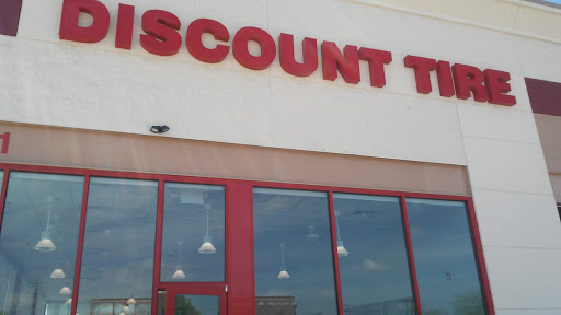 Tire Shop «Discount Tire Store - Watauga, TX», reviews and photos, 6325 Rufe Snow Dr, Watauga, TX 76148, USA