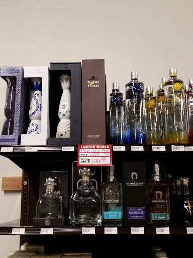Liquor Store «Liquor World Southern Highlands», reviews and photos, 4760 W Cactus Ave, Las Vegas, NV 89141, USA
