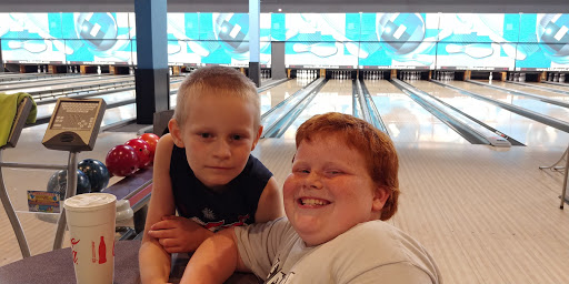 Restaurant «Lanes Trains And Automobiles», reviews and photos, 450 Butler Dr, Murfreesboro, TN 37127, USA