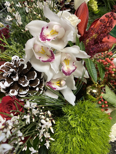 Florist «Country Village Florist and Gifts, Inc.», reviews and photos, 212 E Main St, East Islip, NY 11730, USA