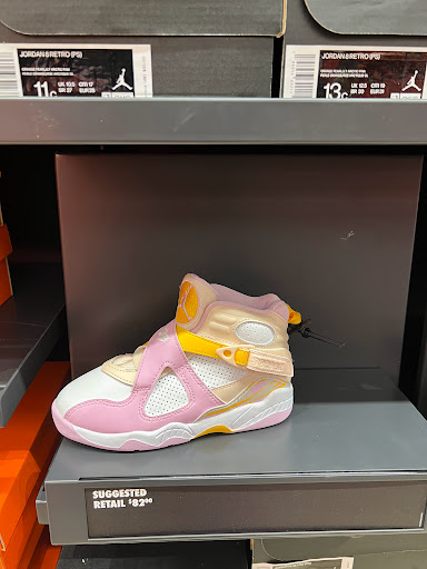 Sporting Goods Store «Nike Factory Store», reviews and photos, 8510 S Cottage Grove Ave, Chicago, IL 60619, USA