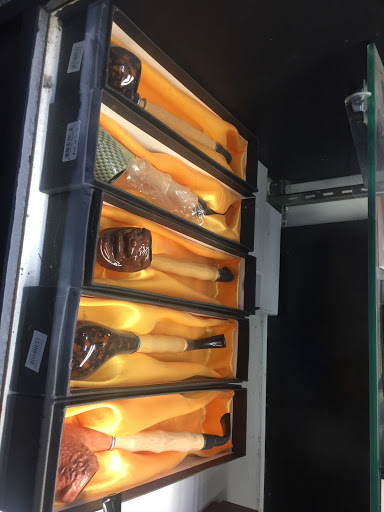 Tobacco Shop «Relax Smoke Shop», reviews and photos, 6 W 39th St, Kansas City, MO 64111, USA