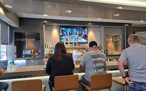American Airlines Admirals Club above Gates A7 & A9 image