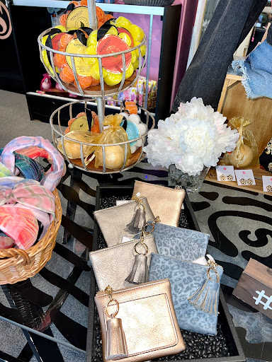 Consignment Shop «Sass upscale resale boutique», reviews and photos, 10866 York Rd, Cockeysville, MD 21030, USA