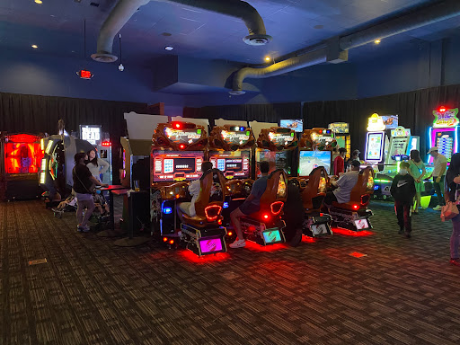 Sports Bar «Dave & Busters», reviews and photos