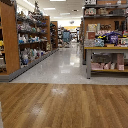 Department Store «T.J. Maxx», reviews and photos, 105 E Street Rd, Feasterville-Trevose, PA 19053, USA